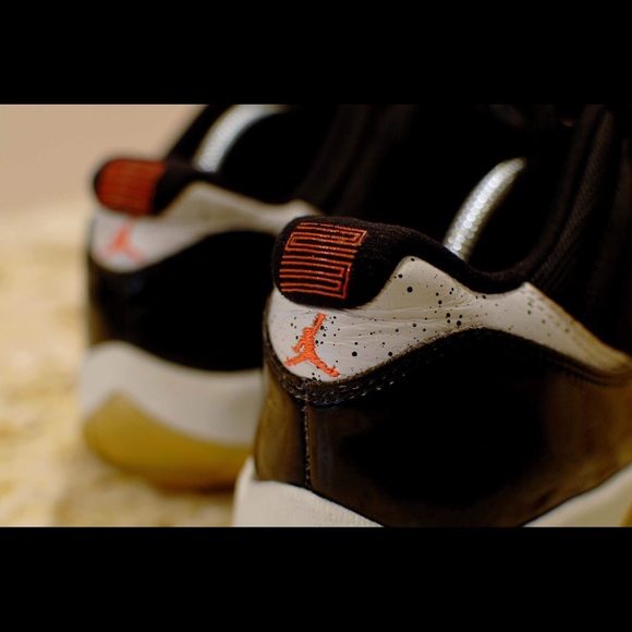 Air Jordan 11 Low “Infrared” - Picture 2 of 6